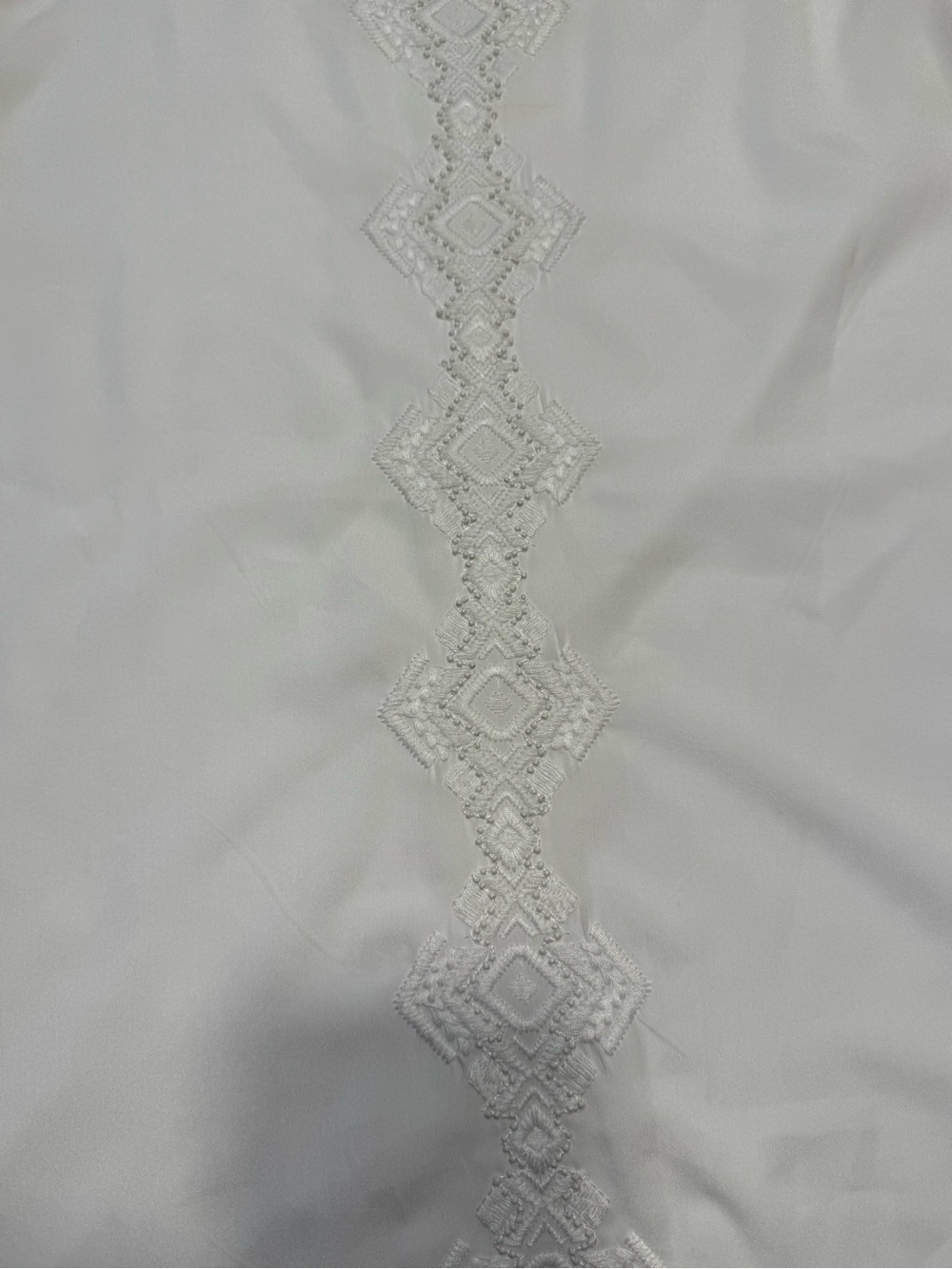 Ann Taylor White Embroidered Scoop-Neck Three-Quarter Sleeve Top - Picture 3 of 4
